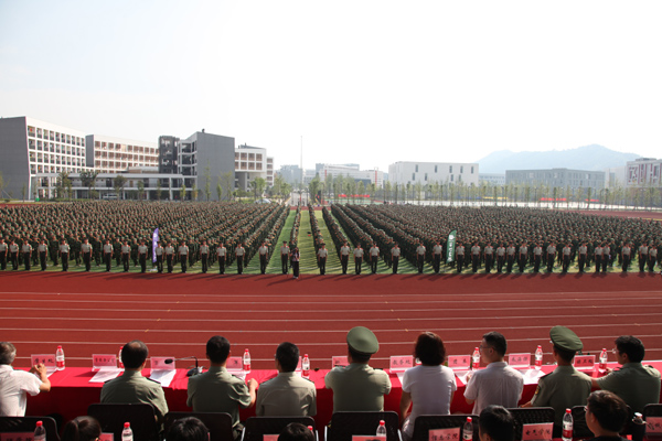 副校長馮軍,萬健,校長助理魯偉權,軍訓團團長,武警杭州士官學校姚凱