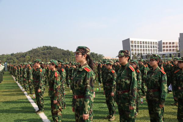 浙江科技学院校服图片